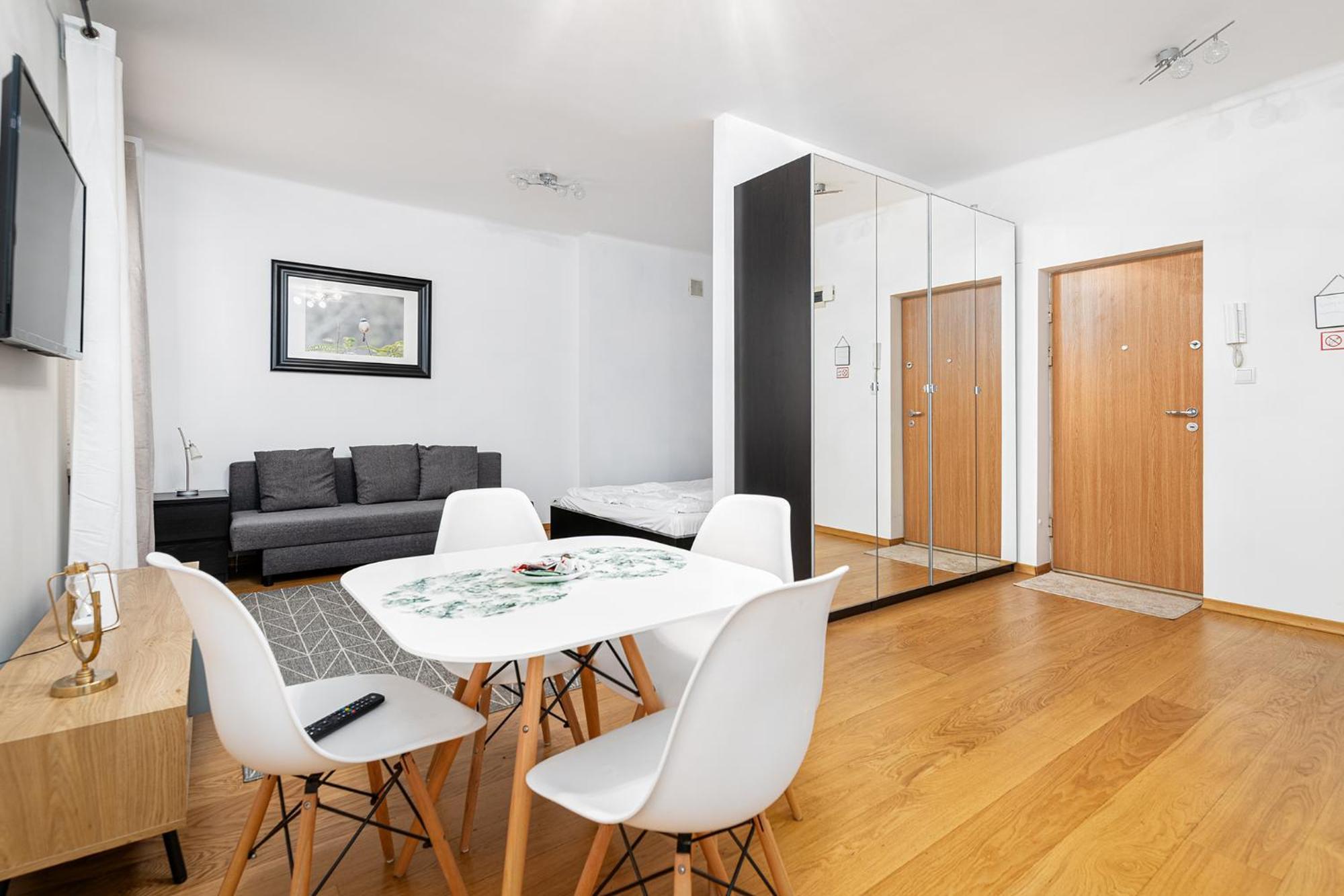 Rentplanet - Chmielna Apartament Warszawa